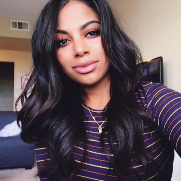 Meet your Posher, Elaina - Picture 1 of 1